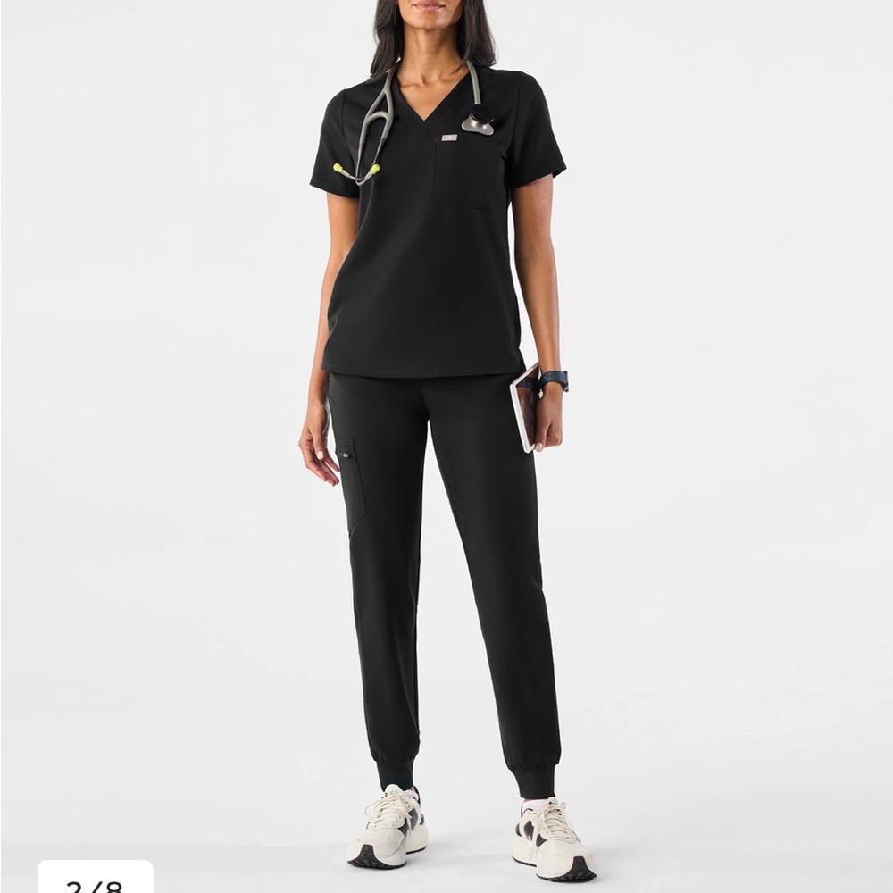 Figs Black Women's Scrub Set